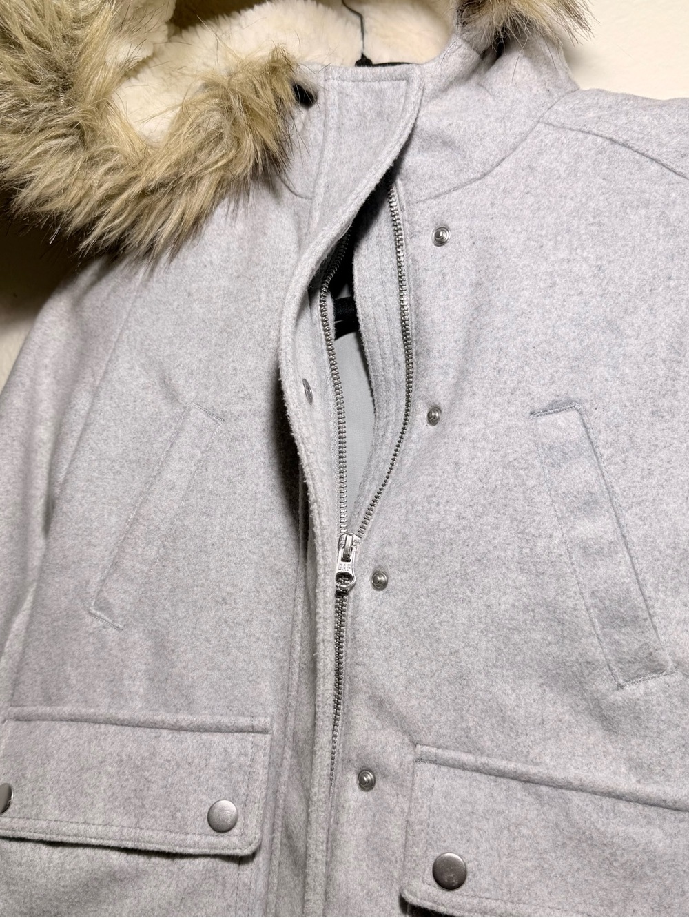 Gap Kids Wool Blend Winter Coat-Faux Hood Gray zipper snap button size S (6-7) - Picture 2 of 10